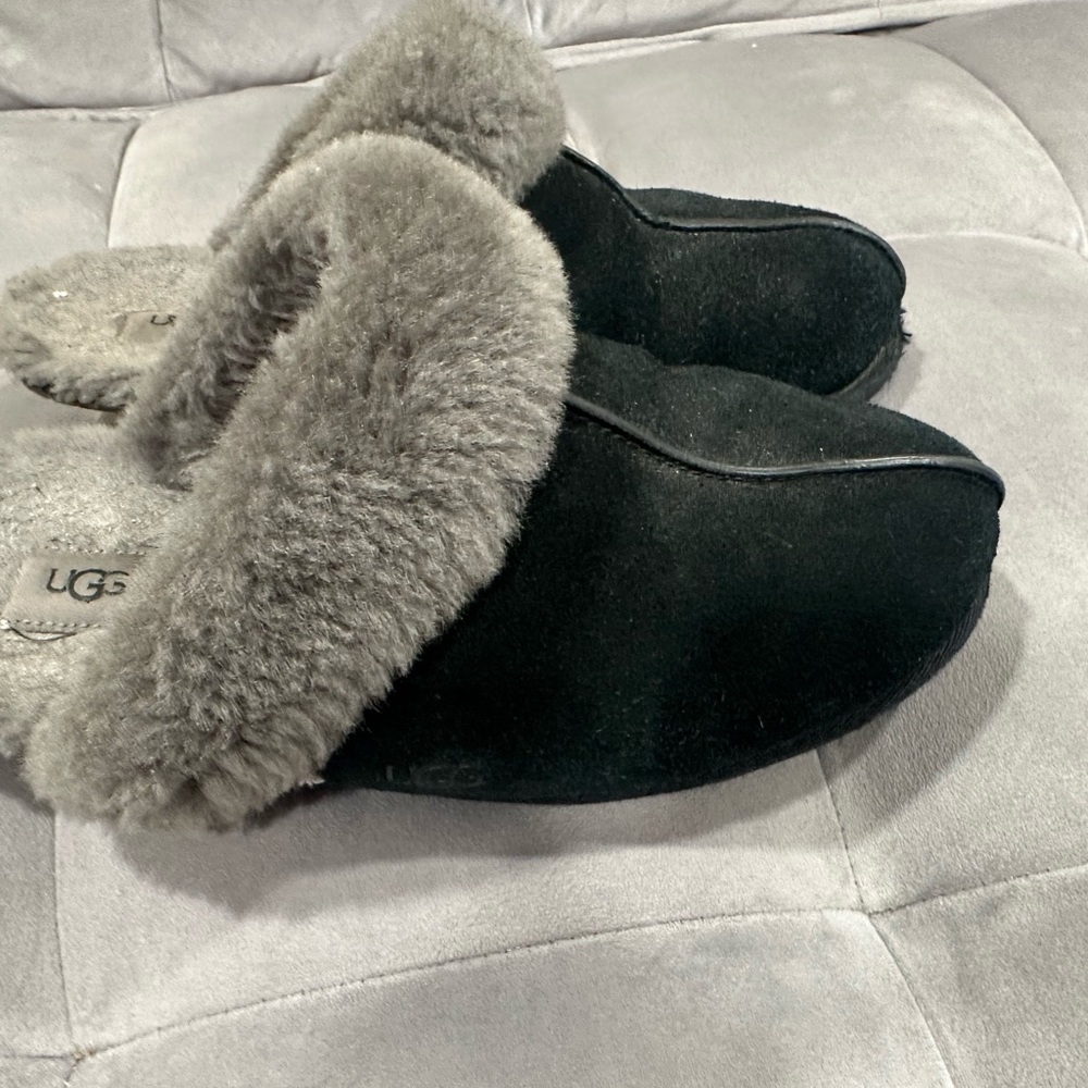 UGG Black Slippers with Gray Fur Lining